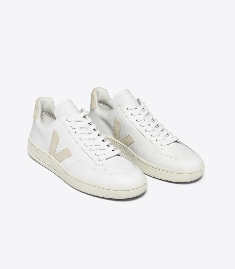 VEJA V12 Sneaker aus Leder in Extra Weiß